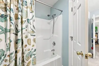 724 Winterfield Drive, Winterville, NC 28590 – photo 24: Master Bath