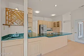 5917 Santo Domingo Court, New Bern, NC 28560 – photo 11: Kitchen & Wet Bar