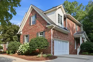 815 Kensington Drive, Greenville, NC 27858 – photo 5: 4-web-or-mls-IMG_0004-(1)_edit