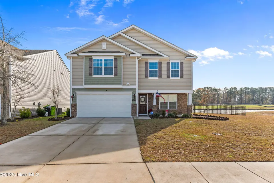 600 Lake Tyler Drive, New Bern, NC 28560 – photo 1 of 48: 1-web-or-mls-DSC_1397