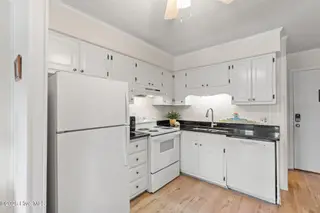 277 W First Street 1c, Ocean Isle Beach, NC 28469 — 2-bedroom condo in A Place At The Beach, Ocean Isle Beach, NC, photo 10 of 38: 4-web-or-mls-4