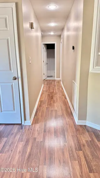 203 Hillingdale Drive, Washington, NC 27889 – photo 17: Hallway