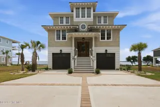 4741 S Shore Drive, Morehead City, NC 28557 – photo 3: 3-web-or-mls-4741 S Shore Dr 004