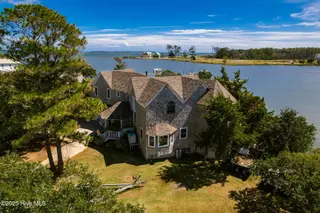 102 Gibbs Circle, Beaufort, NC 28516 – photo 2: 4-web-or-mls-chadwick-visuals-102-gibbs-