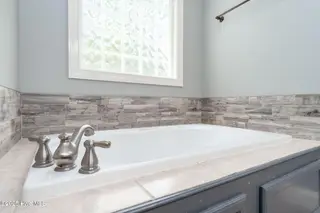 6321 Albatross Drive, New Bern, NC 28560 – photo 23: Primary Bathroom