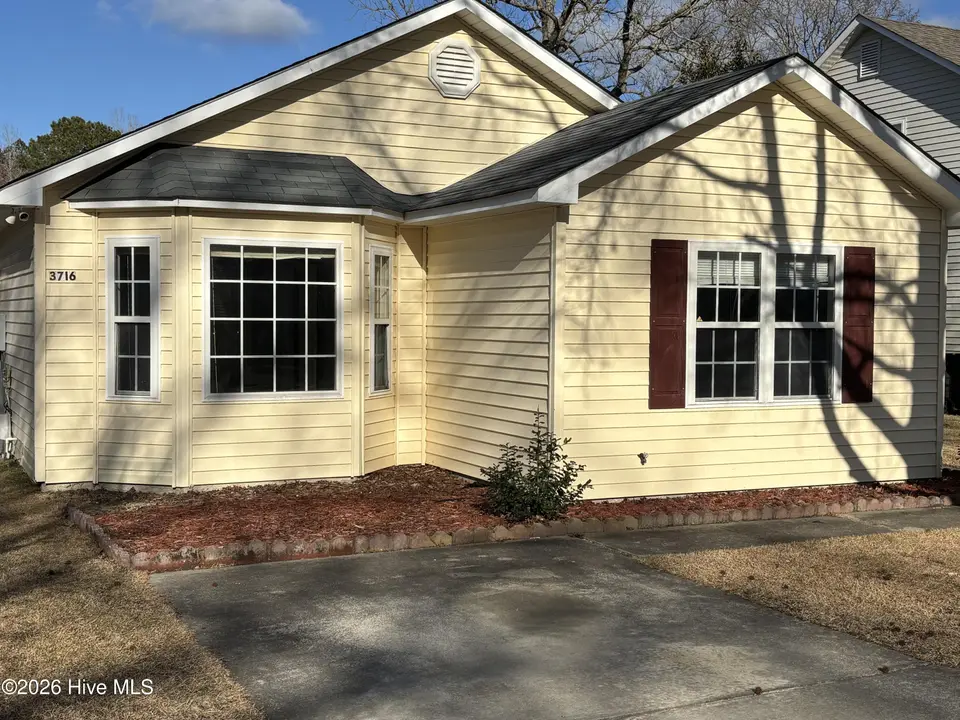 3716 Elizabeth Avenue, New Bern, NC 28562 – photo 1 of 21: Front