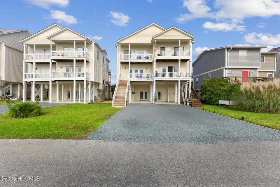114 Sea Oaks Court, North Topsail Beach, NC 28460 – photo 1 of 47: 1_501a8526