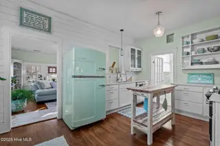 1806 Ann Street, Wilmington, NC 28403 – photo 3: 43-web-or-mls-DSC01239