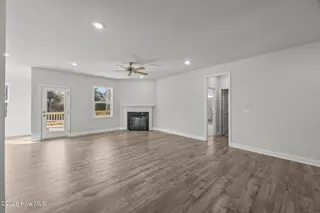 5708 Sloop Court, New Bern, NC 28560 – photo 8: 15-web-or-mls-0C0A1367