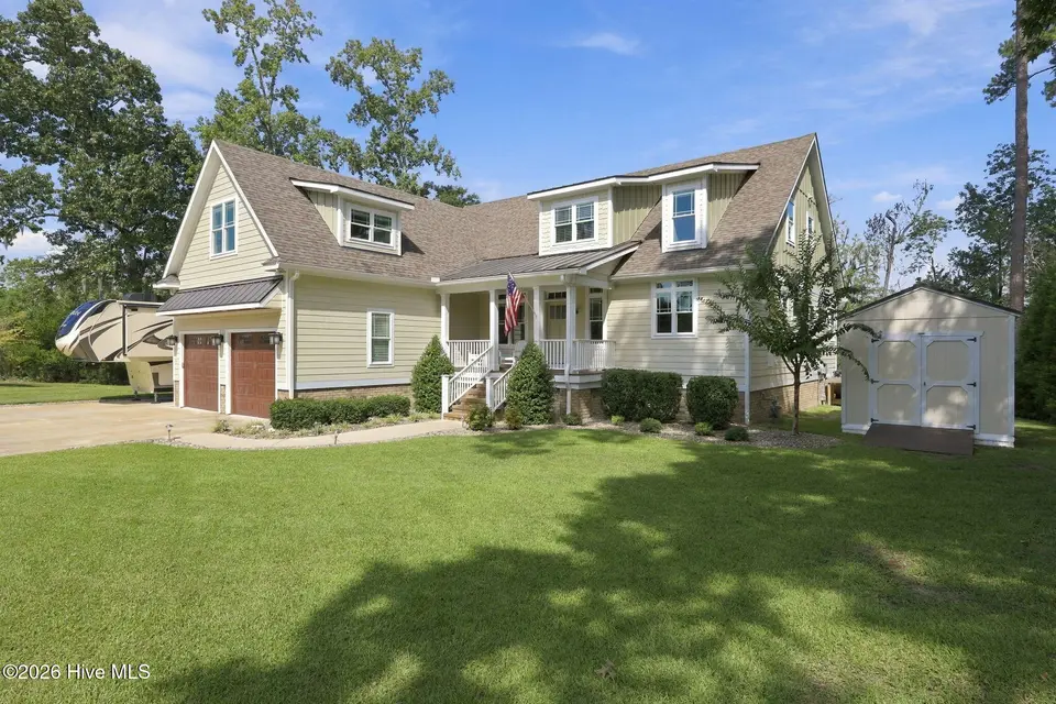 706 W Wilson Creek Drive, Trent Woods, NC 28562 – photo 1 of 62: 2-web-or-mls-0C0A5659