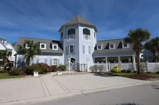 101 Sound Side Drive, Atlantic Beach, NC 28512 — 5-bedroom home in Bay Ridge, Atlantic Beach, NC, photo 6 of 65: 6-web-or-mls-IMG_1432