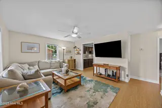141 Hargrove Drive, Wilmington, NC 28411 — 2-bedroom home in Weaver Acres, Wilmington, NC, photo 7 of 32: 12_living room