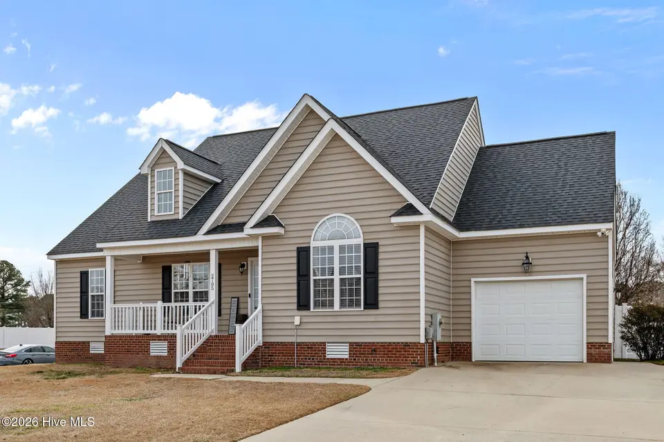 2705 Camille Drive, Winterville, NC 28590 – photo 1 of 41: 34-web-or-mls-LHV_5256