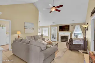 819 Bay Blossom Drive, Wilmington, NC 28411 – photo 5: 005_img_1334_573