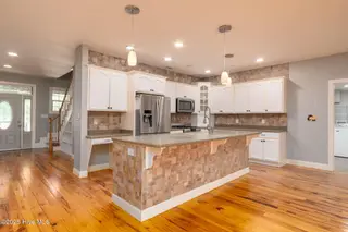 6321 Albatross Drive, New Bern, NC 28560 – photo 5: Kitchen