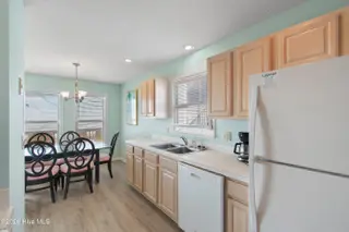 140 Ocean Boulevard E, Holden Beach, NC 28462 – photo 18: 140OceanBlvdEUnitW - 9