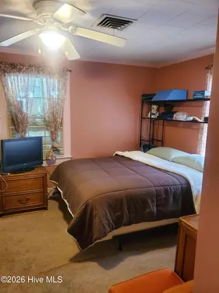 305 Glenwood Drive, Greenville, NC 27834 – photo 12: 20260427_133815