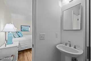 301 E Commerce Way Road 357, Atlantic Beach, NC 28512 – photo 12: Primary Bath