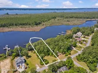 5202 Bucco Reef Road, New Bern, NC 28560 – photo 1: 5202 Bucco Reef Road