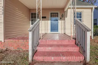 402 Warlick Street, Jacksonville, NC 28540 — 3-bedroom home in Murrill Subdivision, Jacksonville, NC, photo 4 of 46: 402 Warlick-03