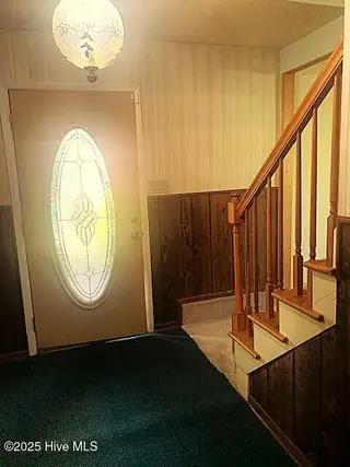 204 Kerry Court, Jacksonville, NC 28546 — 5-bedroom home in Windsor Manor, Jacksonville, NC, photo 3 of 53: Entry