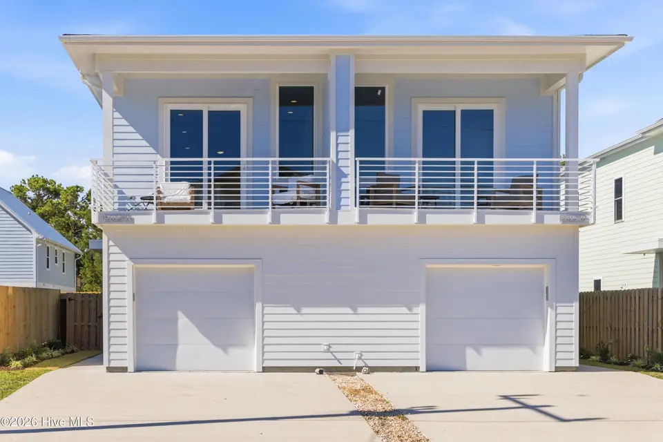 505 Greenville Avenue 2, Carolina Beach, NC 28428 – photo 1 of 40