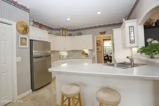 17 Cardinal Drive, Whispering Pines, NC 28327 – photo 22: Bar Counter