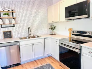 498 Arvida Spur Road, Rocky Point, NC 28457 – photo 7: IMG_2323