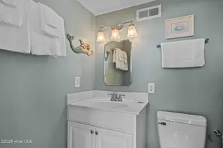 2305 W Fort Macon Road 101, Atlantic Beach, NC 28512 – photo 14: Full Bath 2