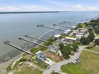 4741 S Shore Drive, Morehead City, NC 28557 – photo 20: 20-web-or-mls-4741 S Shore Dr 024