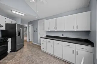107 Innisbrook Court, New Bern, NC 28562 — 3-bedroom home in Greenbrier, New Bern, NC, photo 12 of 38: 9-web-or-mls-0C0A6832