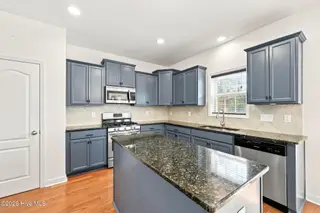 1105 Whitney Drive, Aberdeen, NC 28315 – photo 16: Kitchen (2)
