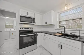 1509 SE Greenville Boulevard, Greenville, NC 27858 – photo 8: Kitchen