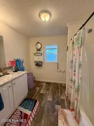 104 Lee Court, Swansboro, NC 28584 – photo 8: IMG_1445