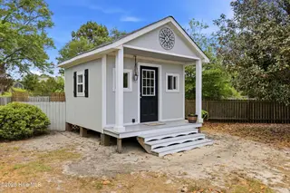 8504 Lakeview Drive, Wilmington, NC 28412 – photo 5: 62_8504_lakeview_dr_062