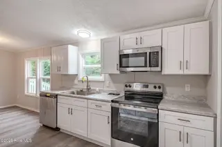 7320 Nc Highway 210, Rocky Point, NC 28457 – photo 4: 3 Kitchen