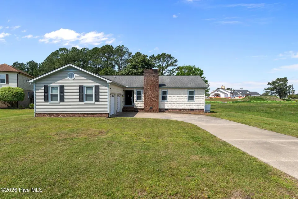 6102 Felucca Court, New Bern, NC 28560 – photo 1 of 32: 40-web-or-mls-DSC_1100