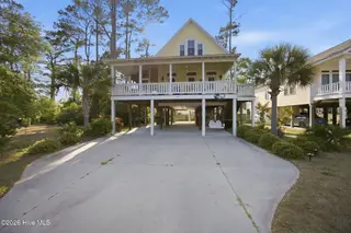 101 NE 33rd Street, Oak Island, NC 28465 – photo 2: Driveway