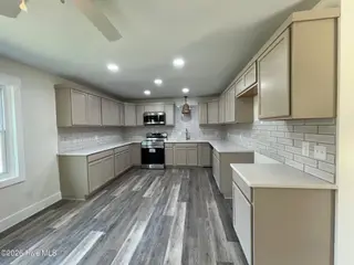 410 Loma Linda Drive, Cape Carteret, NC 28584 – photo 13: Kitchen