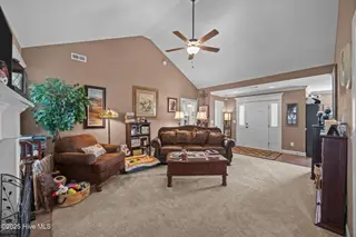 402 Meadowlark Drive, Winterville, NC 28590 – photo 17: 13-web-or-mls-BLS_0012