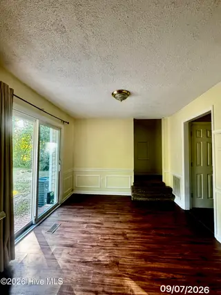 504 Greenbriar Drive, Jacksonville, NC 28546 – photo 12