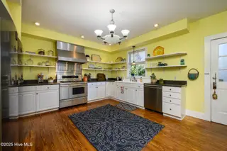 406 Queen Street, New Bern, NC 28560 – photo 3: Spacious Kitchen