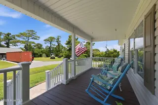 202 Willis Drive, Harkers Island, NC 28531 – photo 6: 7-web-or-mls-202 Willis Dr 007