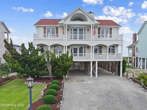 1307 Ocean Blvd W, Holden Beach