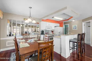 908 Resort Circle Unit 512, Sunset Beach, NC 28468 — 2-bedroom condo in Colony II, Sunset Beach, NC, photo 11 of 39: Dining