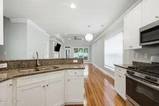 5032 Whitner Drive, Wilmington, NC 28409 — 4-bedroom home in Holly Glen Estates, Wilmington, NC, photo 18 of 57