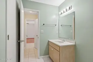115 N Harbor Drive, Beaufort, NC 28516 – photo 22: Vanity second bedroom