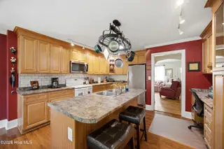 1301 N Poplar Street, Aberdeen, NC 28315 – photo 5: Kitchen