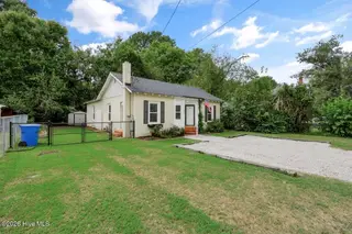 1105 Adams Street N, Wilson, NC 27893 – photo 3: 1105-adams-st-n-adam-bennett-003