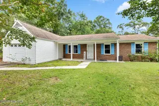 212 Kerry Court, Jacksonville, NC 28546 — 3-bedroom home in Windsor Manor, Jacksonville, NC, photo 3 of 30